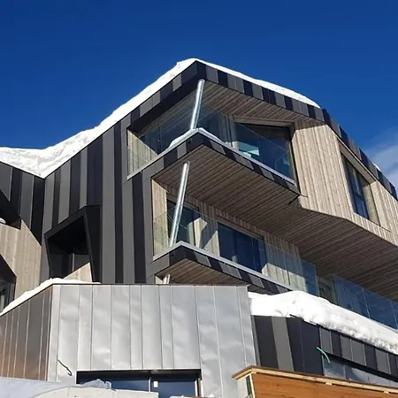 Bergman Mountain بيريوِل تْشيرفينيا