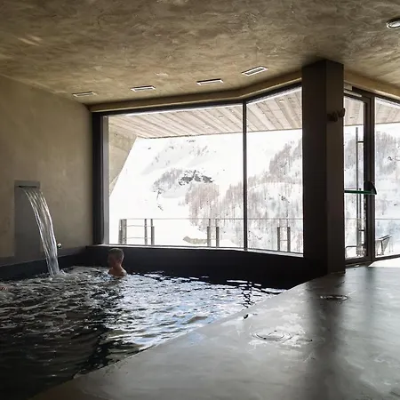 Bergman Mountain فندق 4*