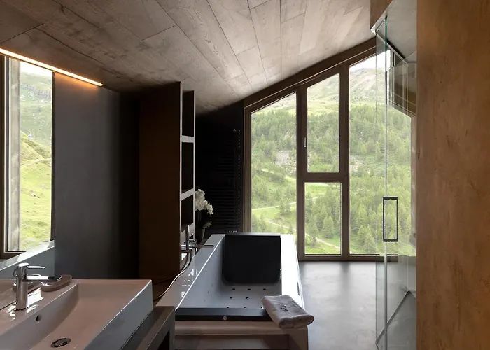 Bergman Mountain Hotel