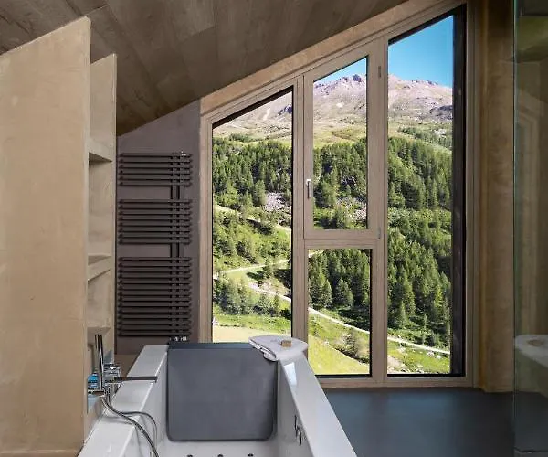 Bergman Mountain Hotel 4*