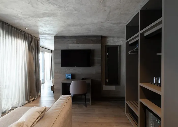 Bergman Mountain Hotel